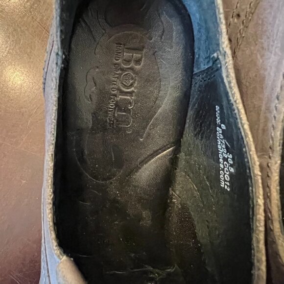 Women's Born Gray Leather Shoes. Size 6 - Picture 4 of 7